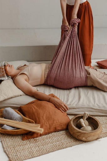 REBOZO VOOR VROUW/MAN: "DE KUNST VAN ZICH LATEN WIEGEN"